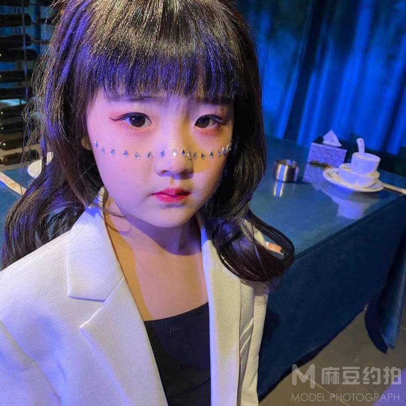 黑白模特