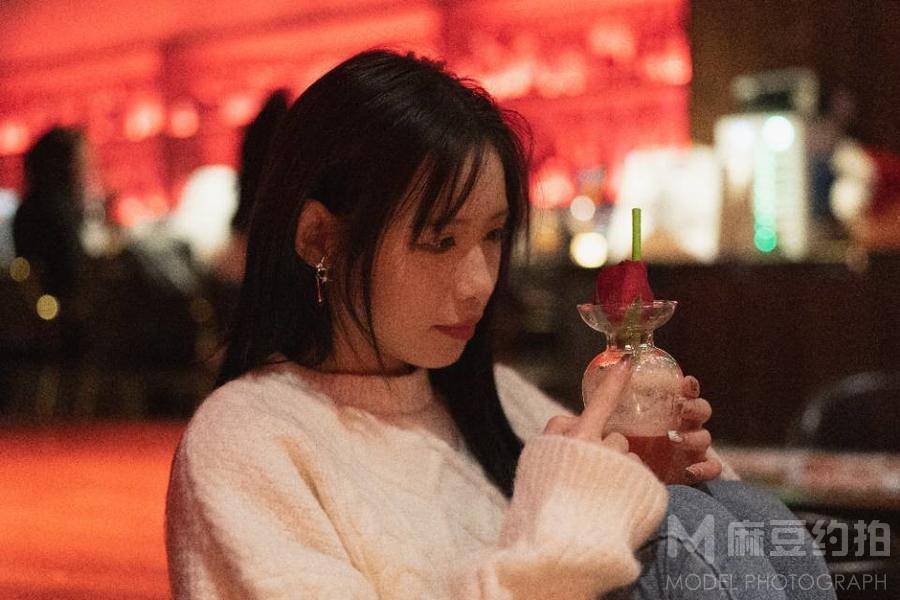 情绪模特