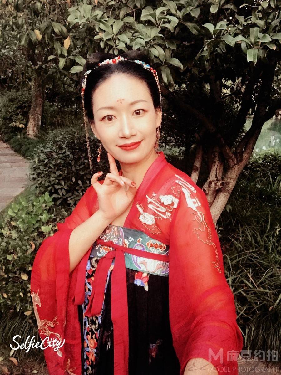 汉服模特