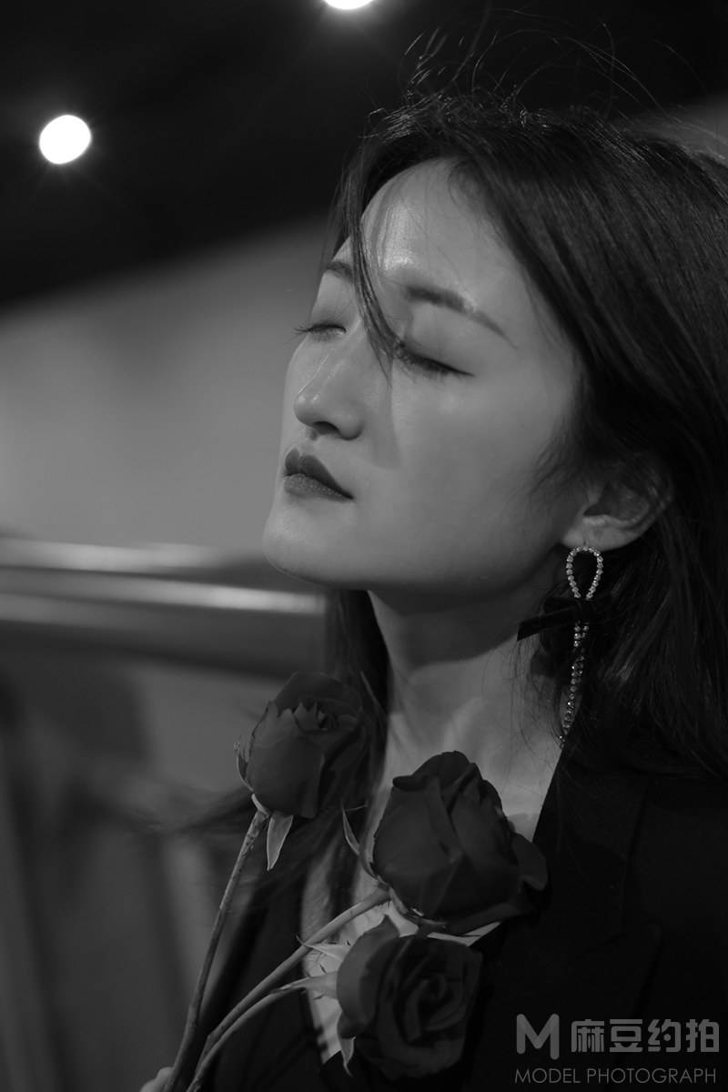情绪模特