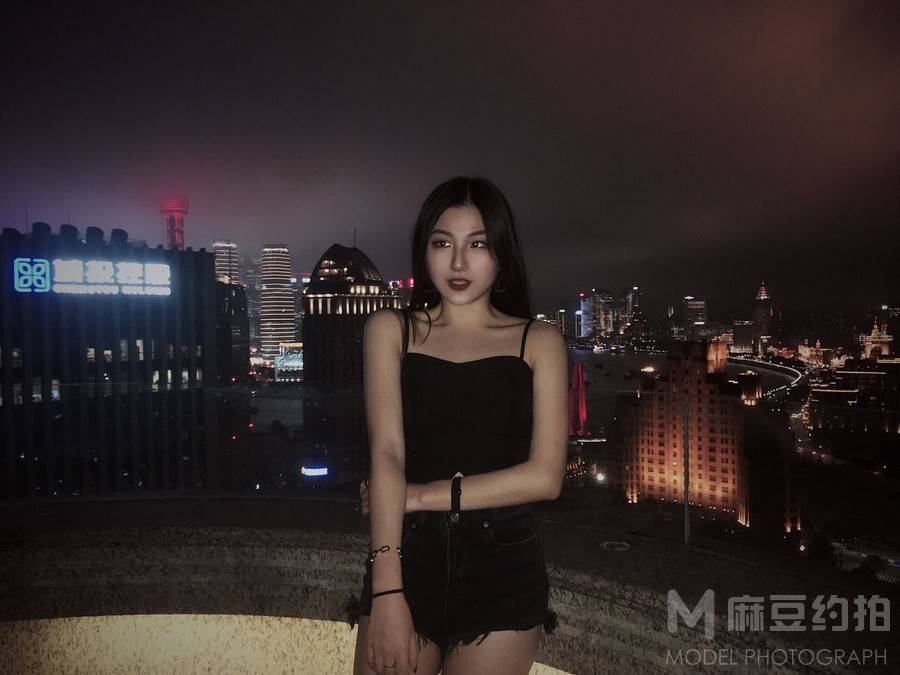 夜景模特