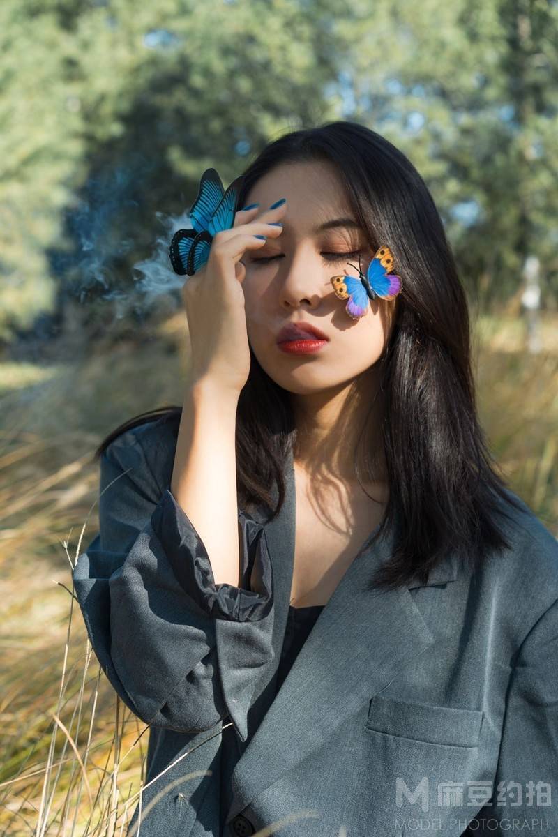 情绪模特