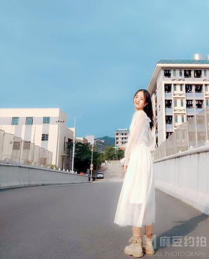 校园模特