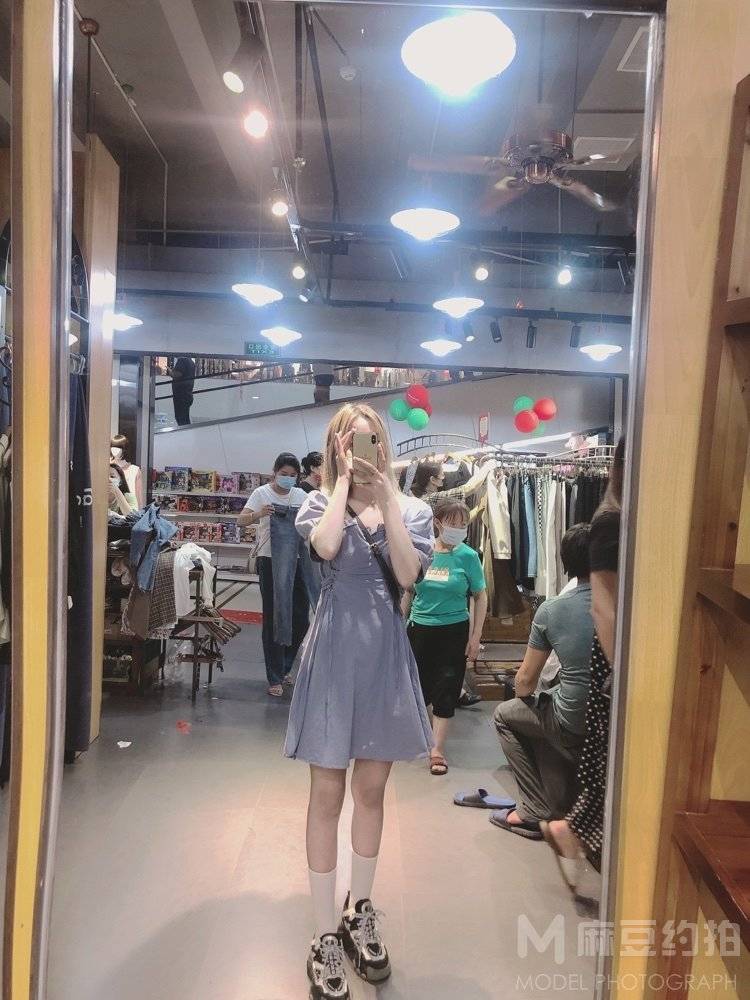 黑白模特