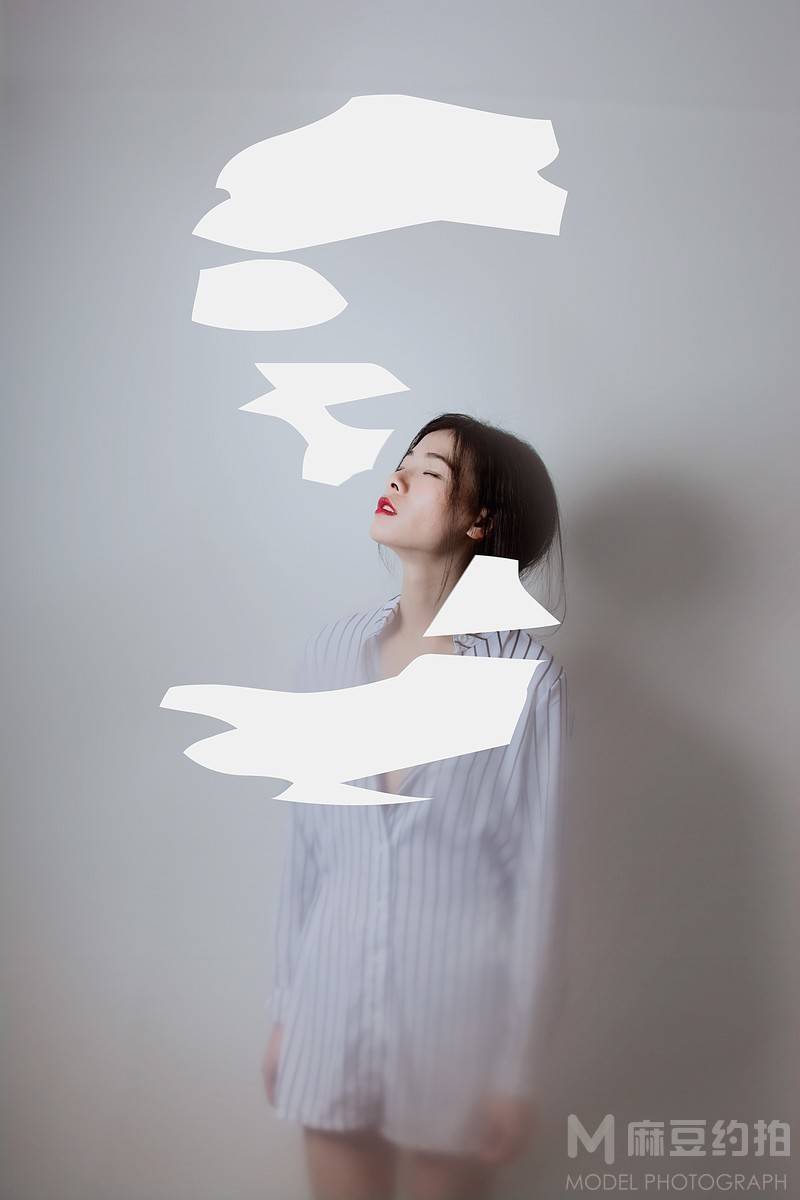 情绪模特