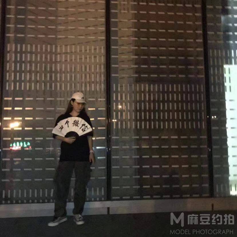 黑白模特