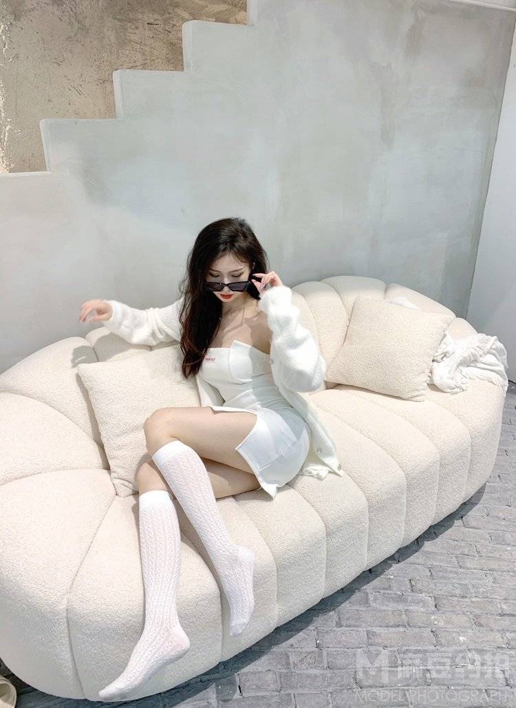 黑白模特
