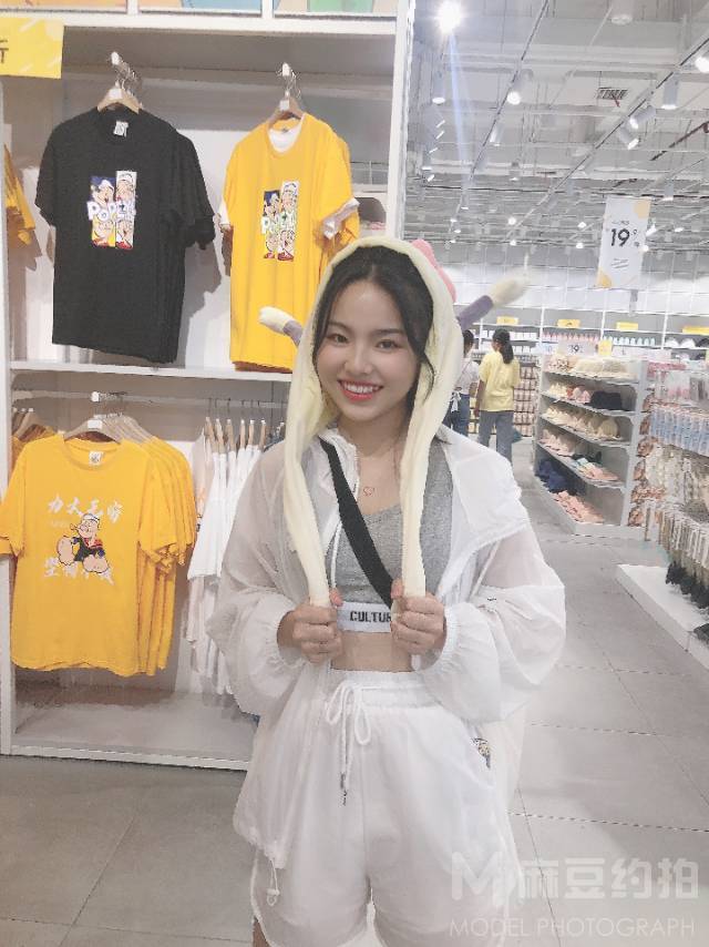 妆容模特