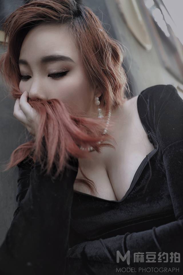 黑白模特