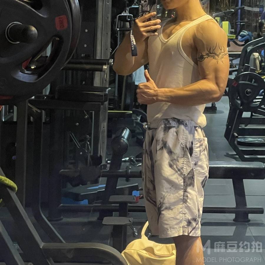 黑白模特