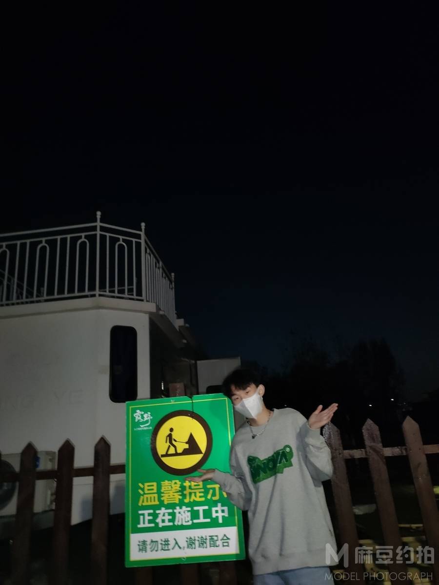 黑白模特