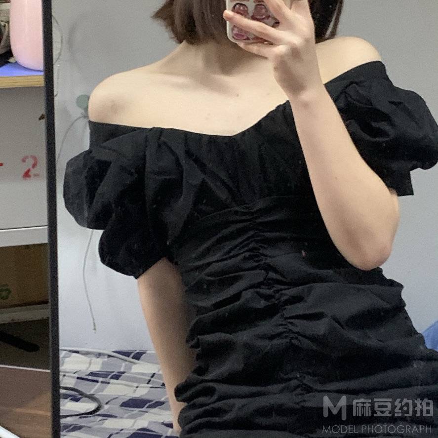 黑白模特