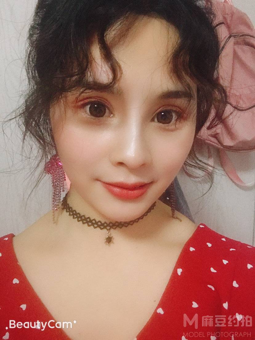 妆容模特