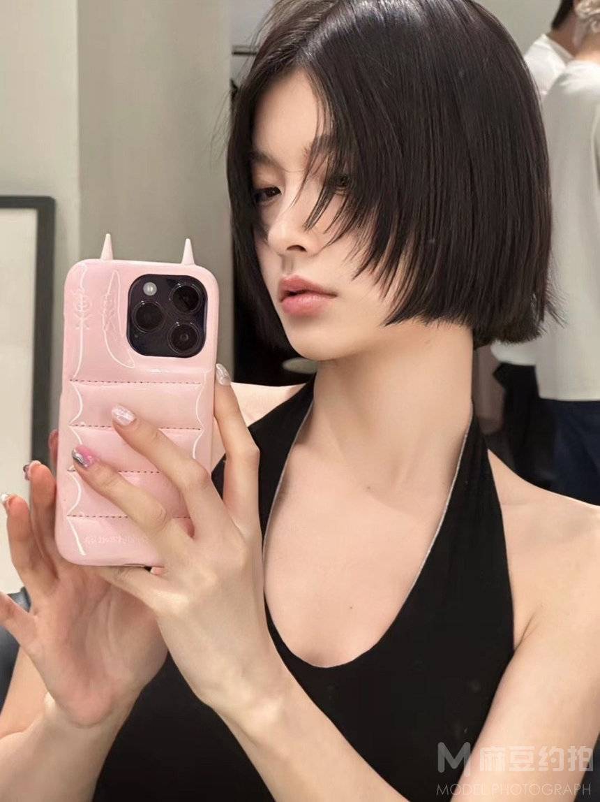 宝丽来模特