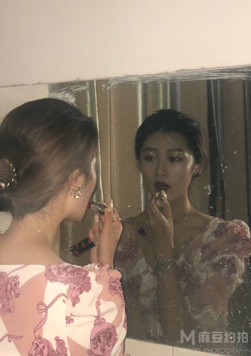 妆容模特