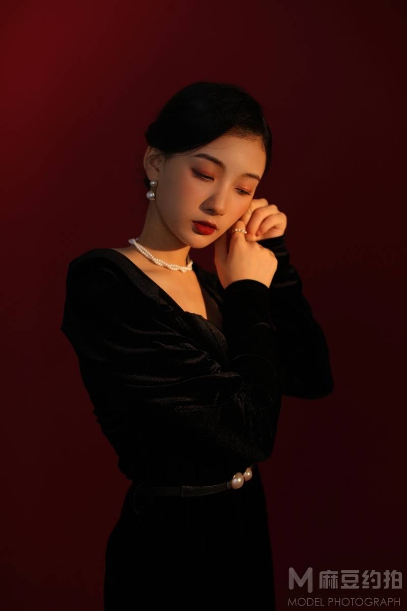 情绪模特