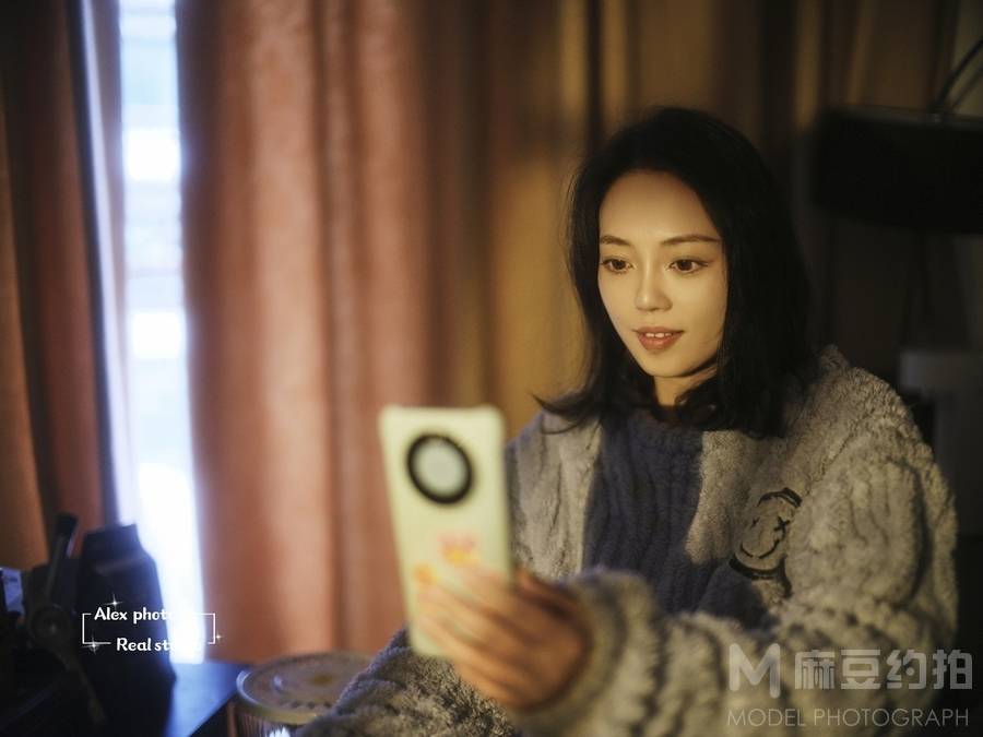 情绪模特