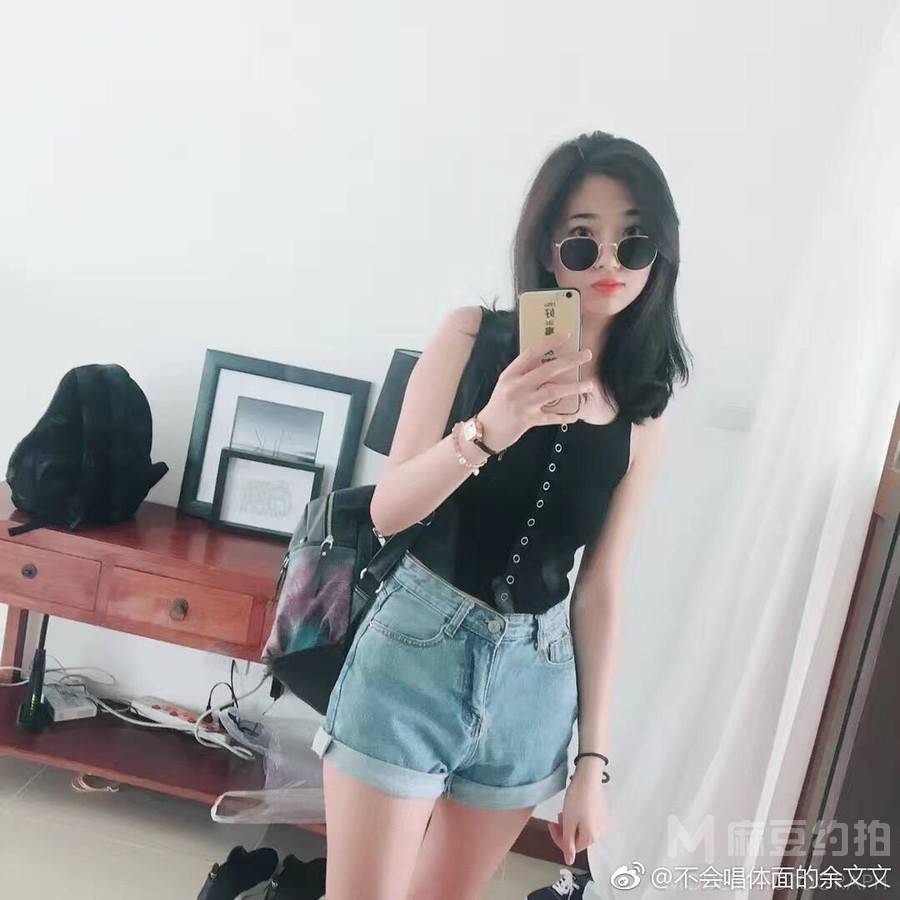 纪实模特