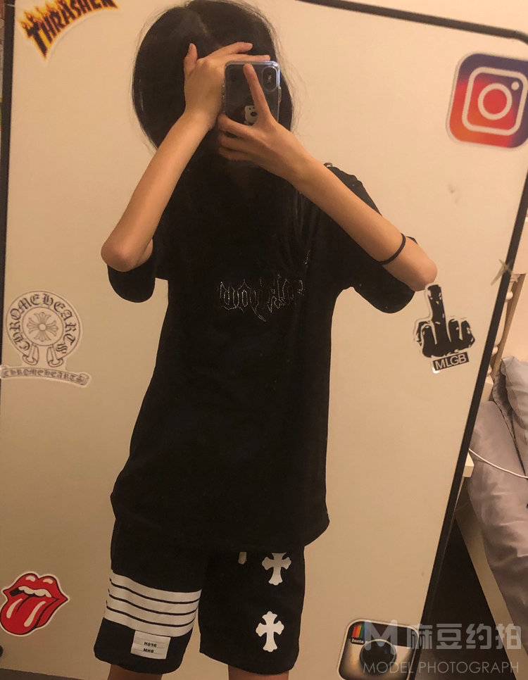 情绪模特