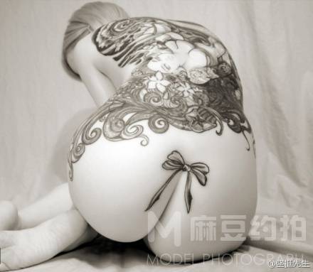 黑白模特