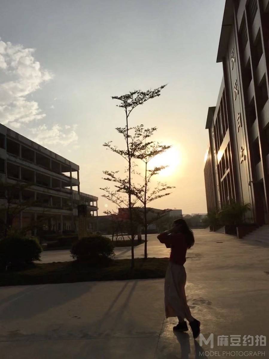 校园模特