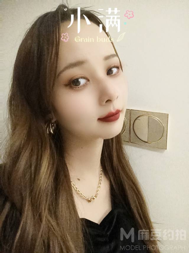 妆容模特
