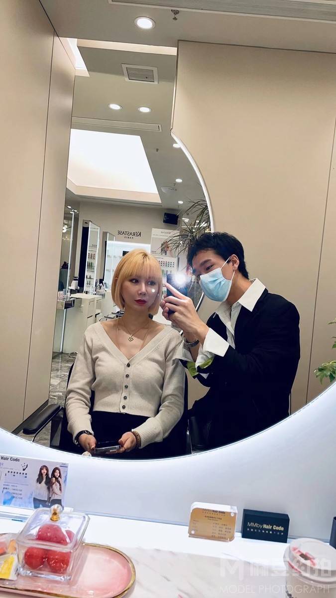 妆容模特