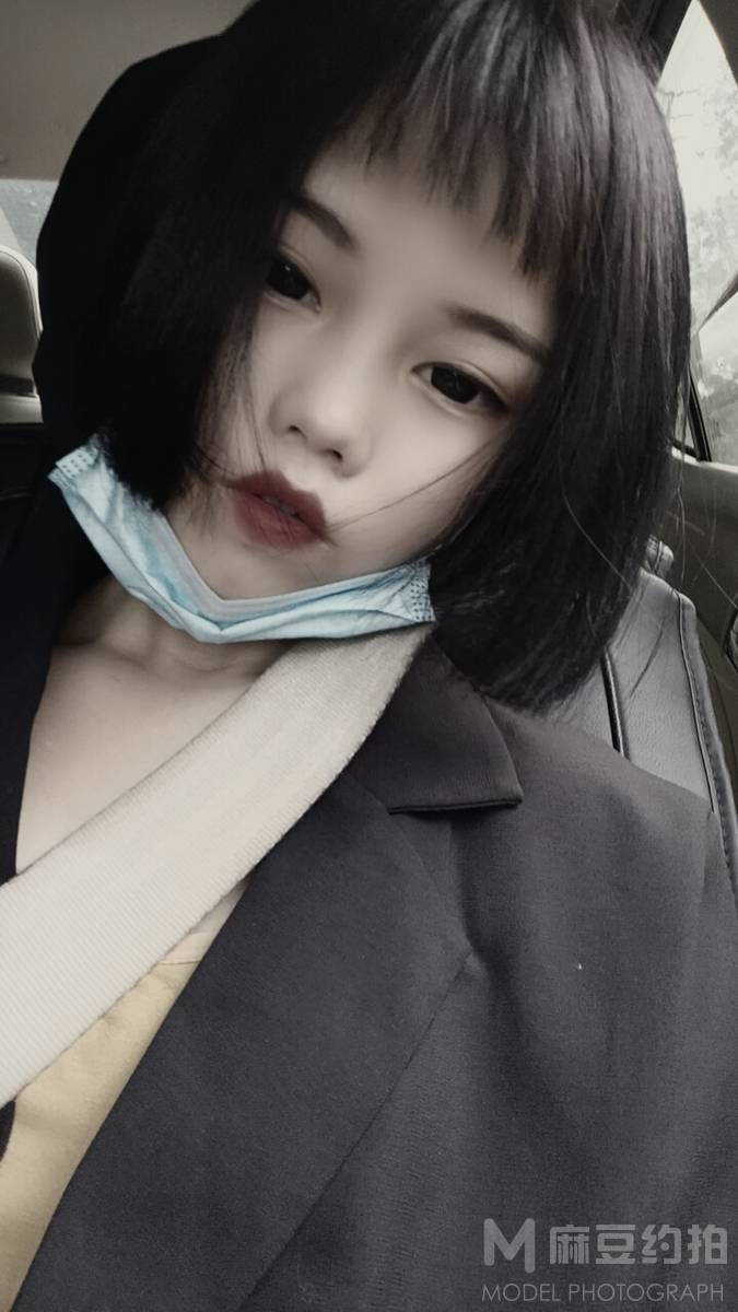 黑白模特