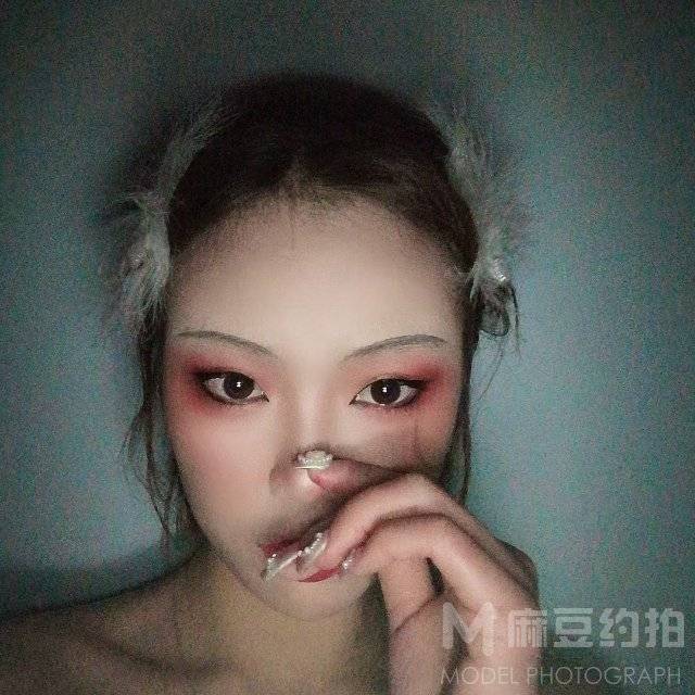 情绪模特