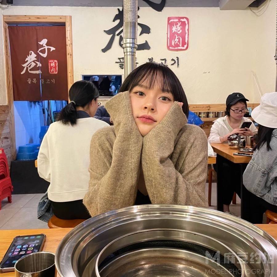 情绪模特