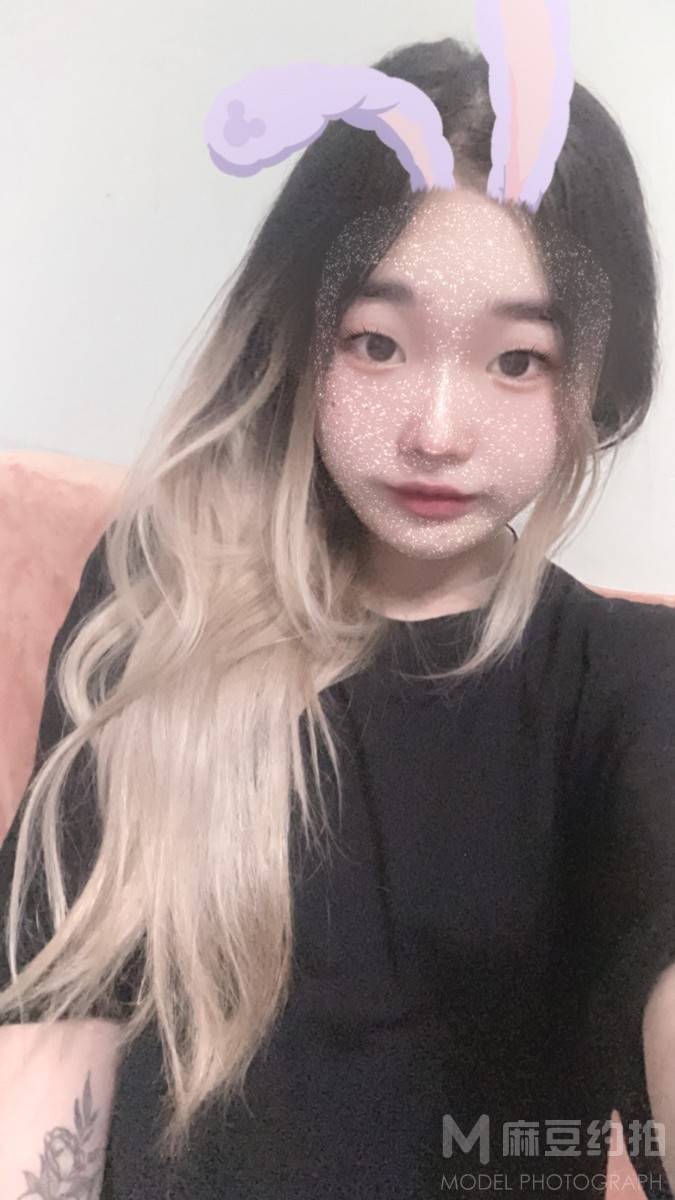 黑白模特