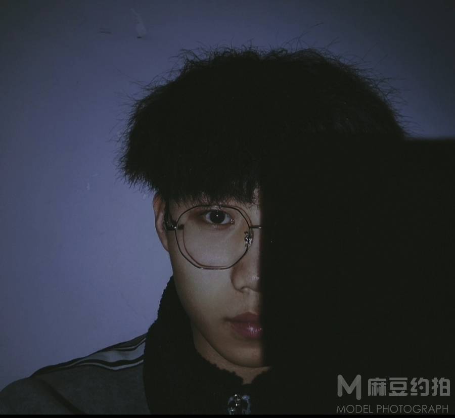 黑白模特