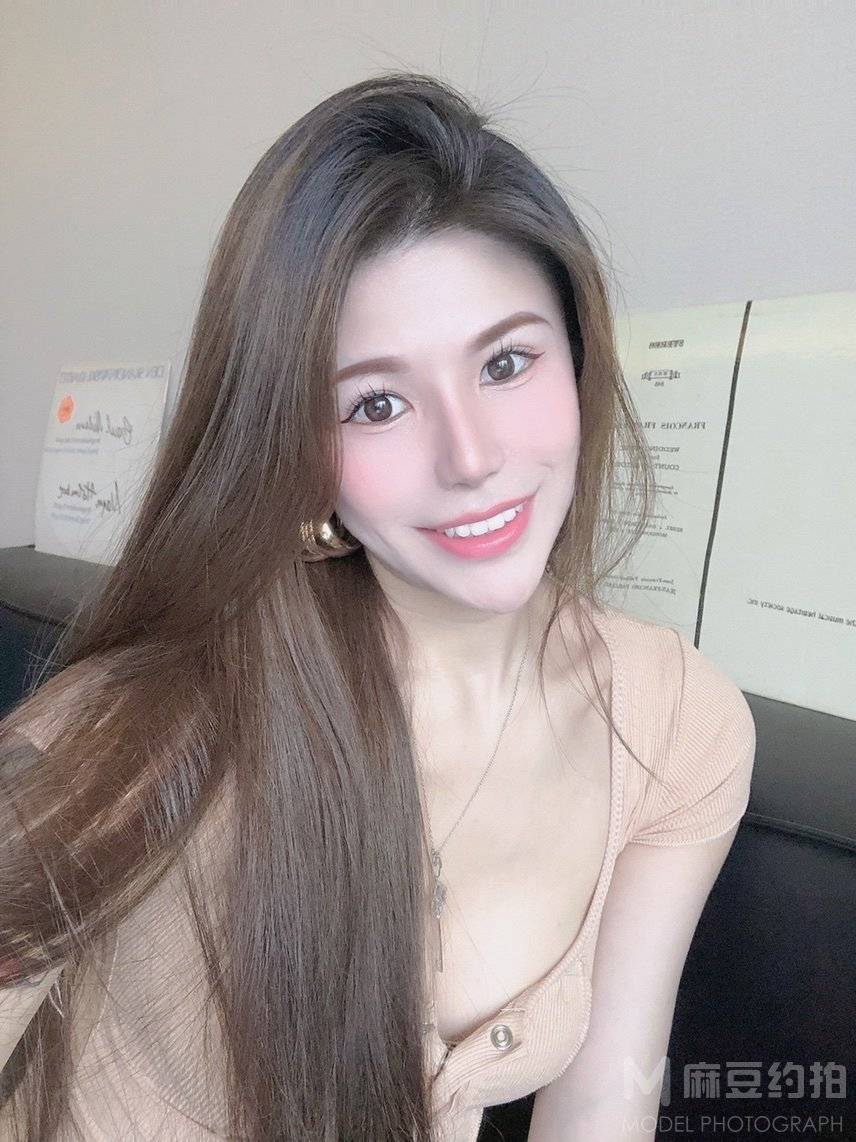 黑白模特