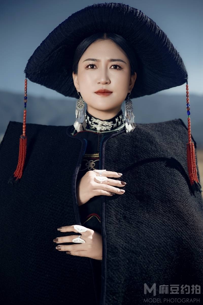 黑白模特