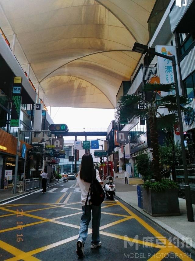 校园模特