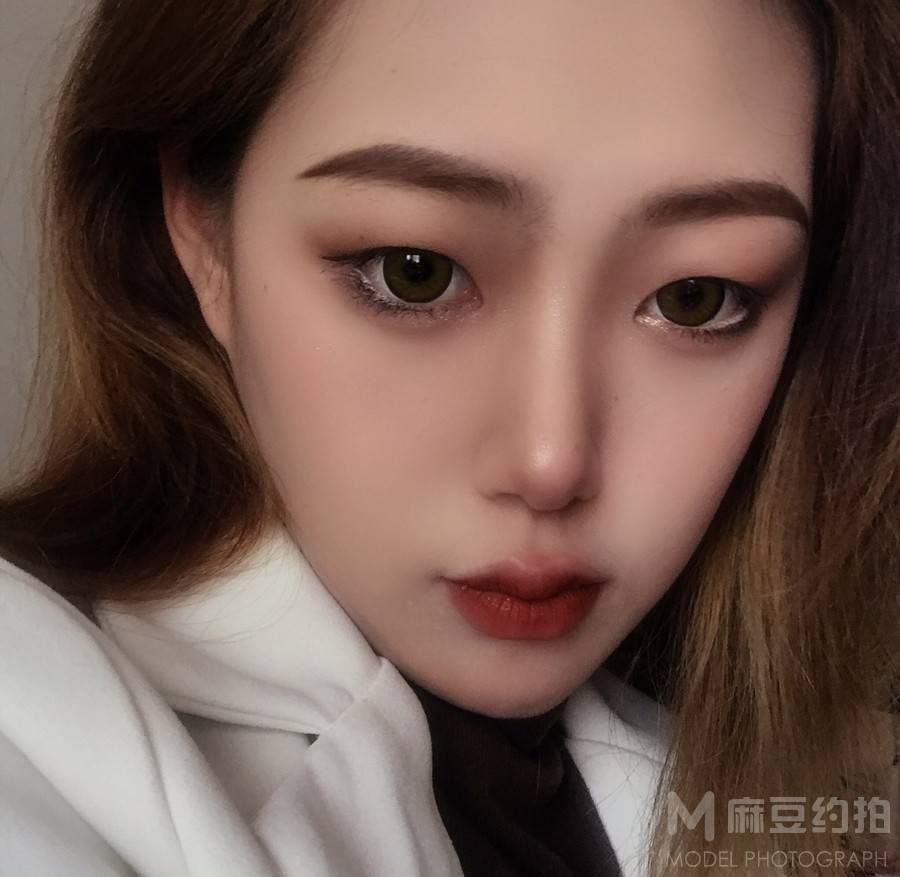 黑白模特