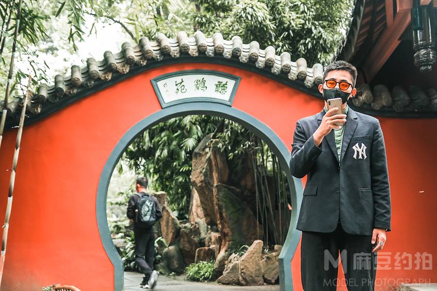 情绪模特