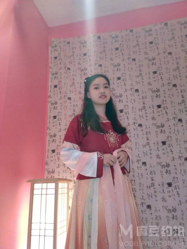 妆容模特