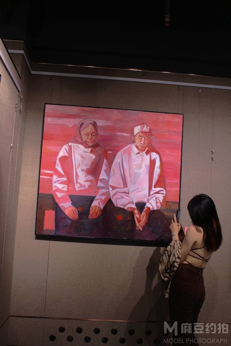 情绪模特