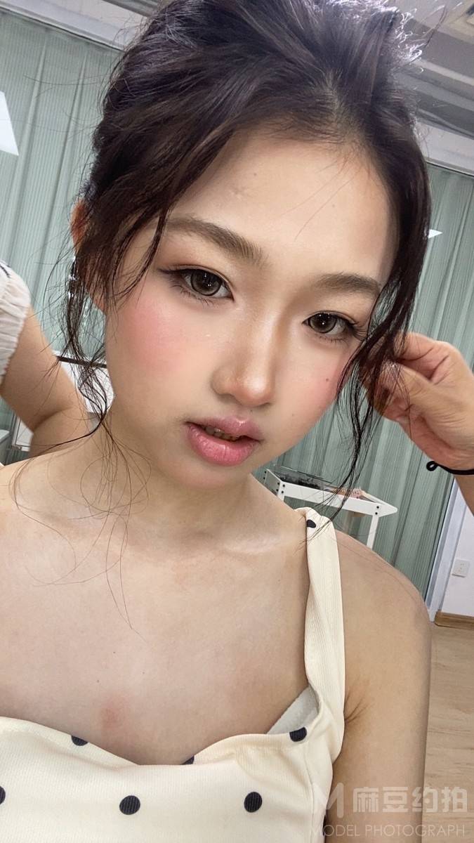 妆容模特