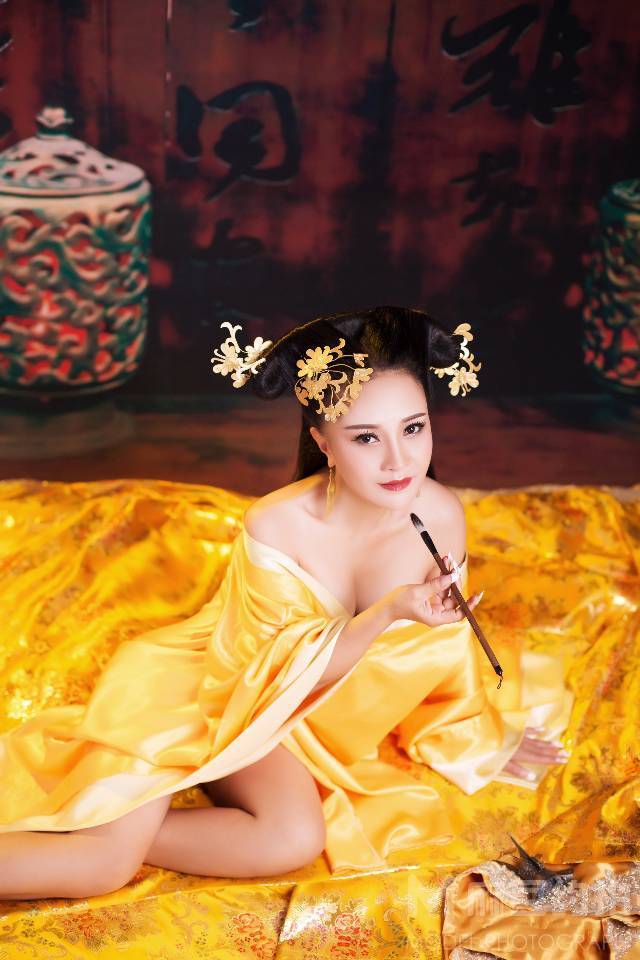情绪模特