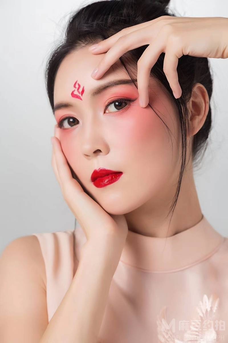 妆容模特
