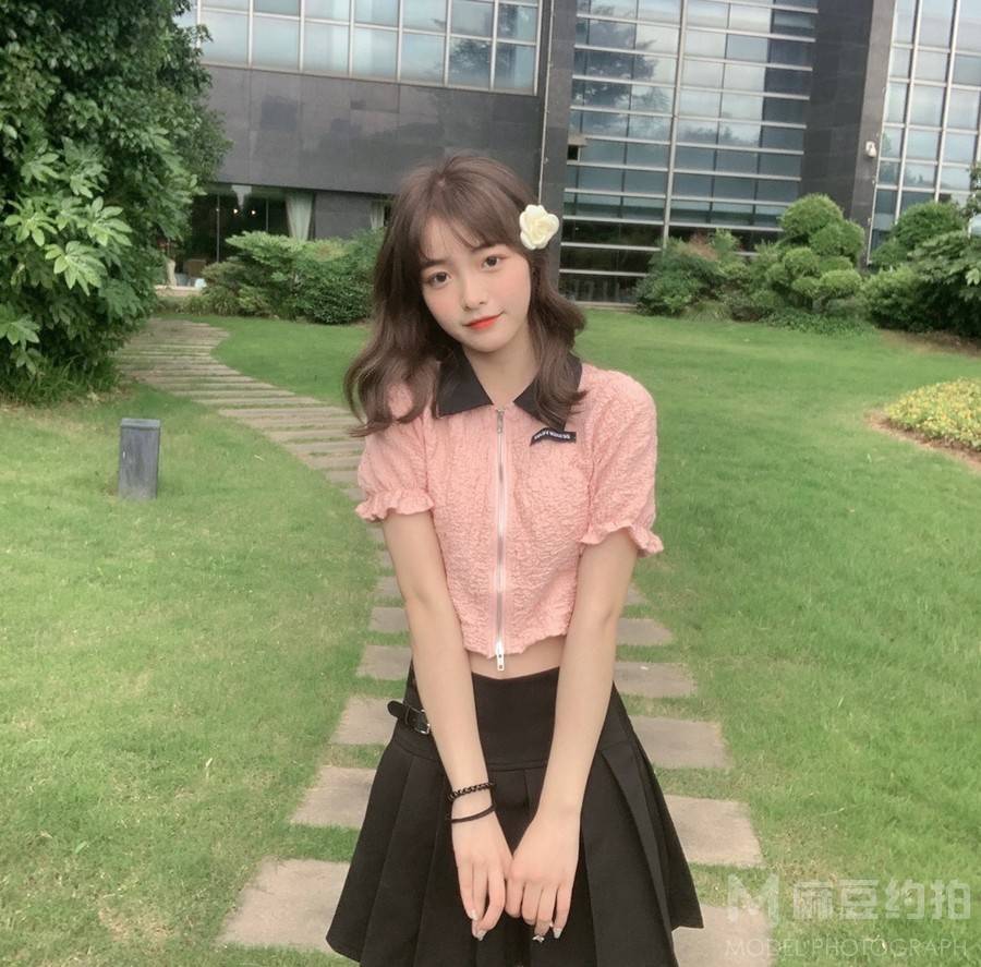 校园模特