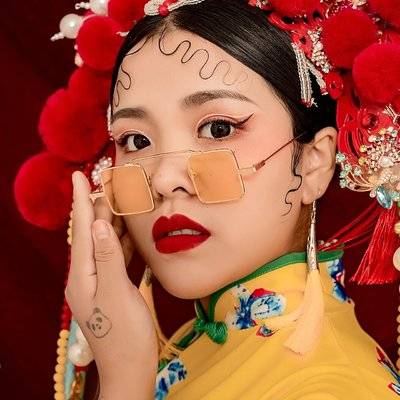 情绪模特