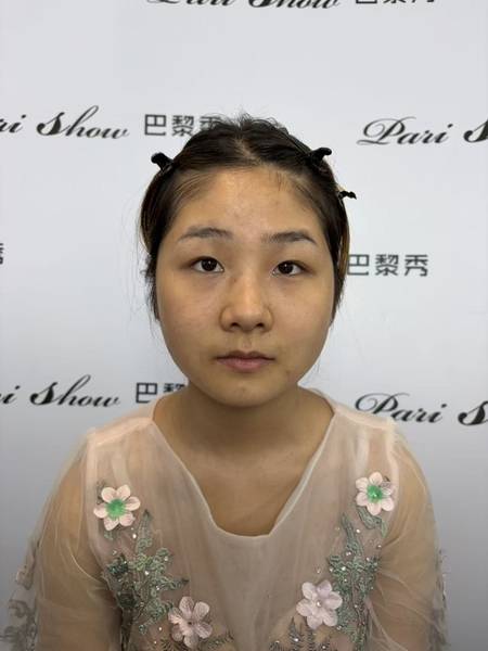 妆容模特