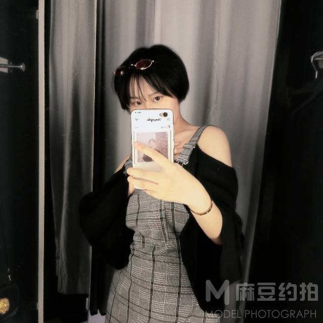 黑白模特