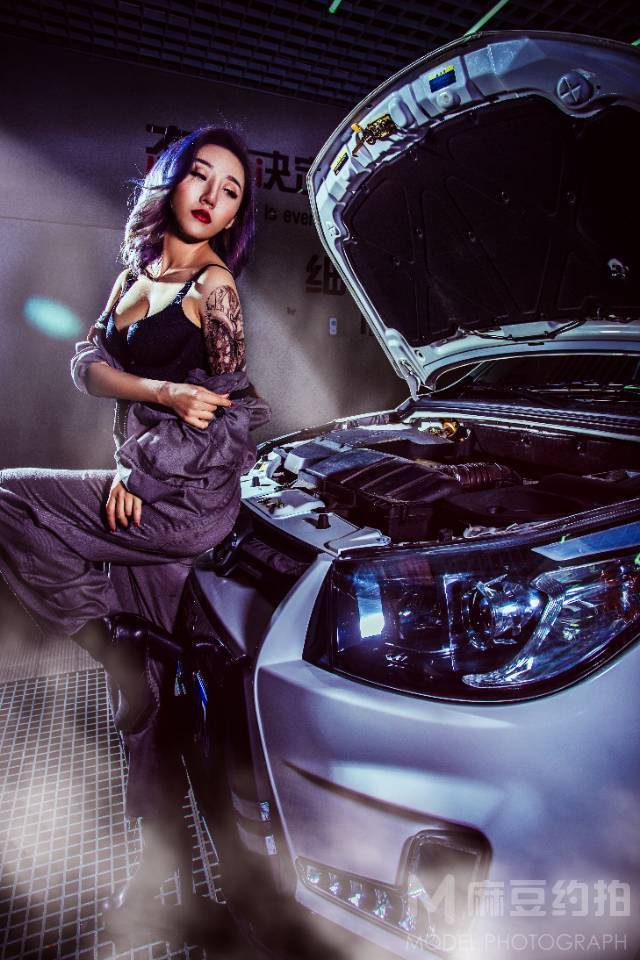 情绪模特