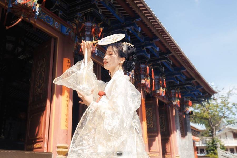 汉服模特