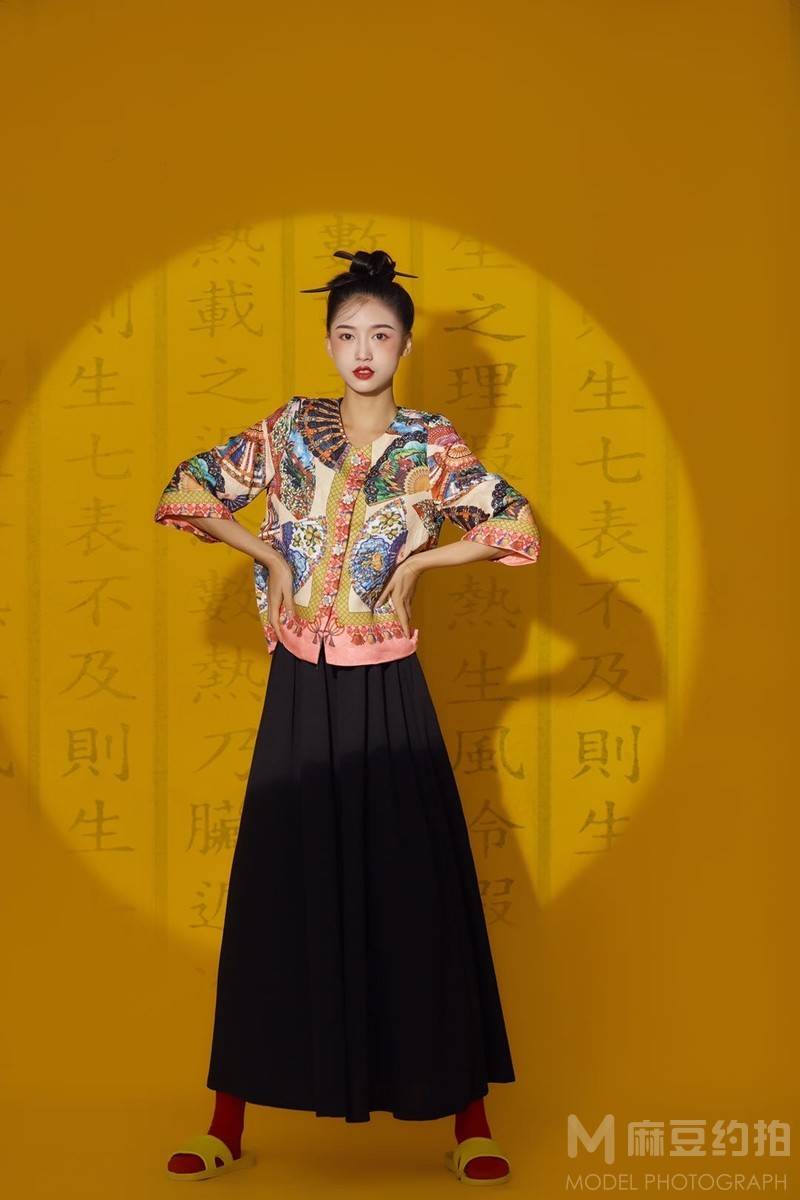 情绪模特