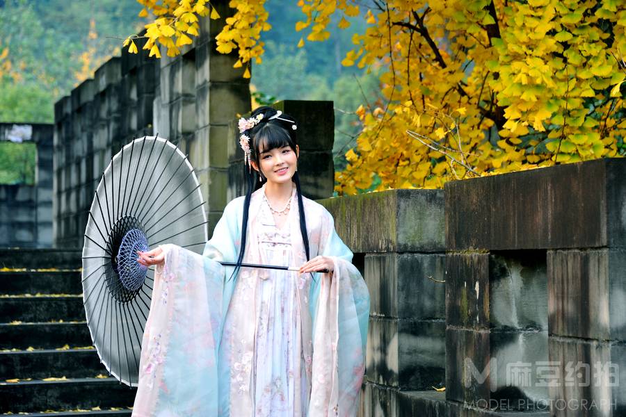 汉服模特